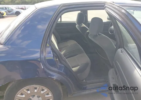 2004 Ford Crown Victoria Standard z USA, uszkodzony, nr VIN 2FAFP73W64X180984